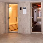 Luxury Apartment, Panoramic Mountain Views, 5 Star Facilities - 4 Bedroom *