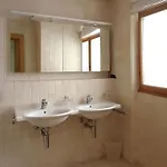 Luxury Apartment, Panoramic Mountain Views, 5 Star Facilities - 4 Bedroom Château-d'Oex