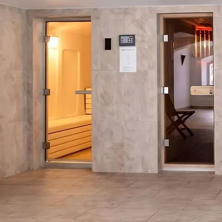 Luxury Apartment, Panoramic Mountain Views, 5* Facilities - 4 Bedroom *