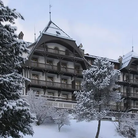 Luxury Apartment, Panoramic Mountain Views, 5 Star Facilities - 4 Bedroom Château-d'Oex