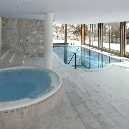 Luxury Apartment, Panoramic Mountain Views, 5* Facilities - 4 Bedroom 아파트 샤또데