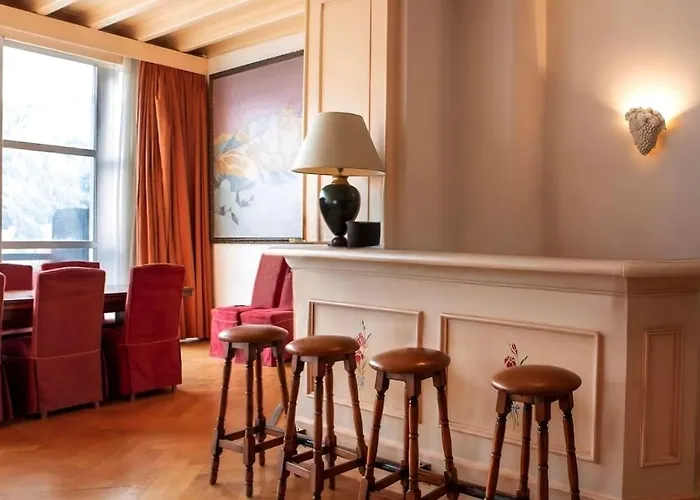 Luxury Apartment, Panoramic Mountain Views, 5 Star Facilities - 4 Bedroom *